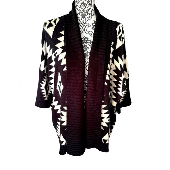 Black & White Oversized Open Front Aztec Print Cardigan Sweater Size L - Picture 1 of 6